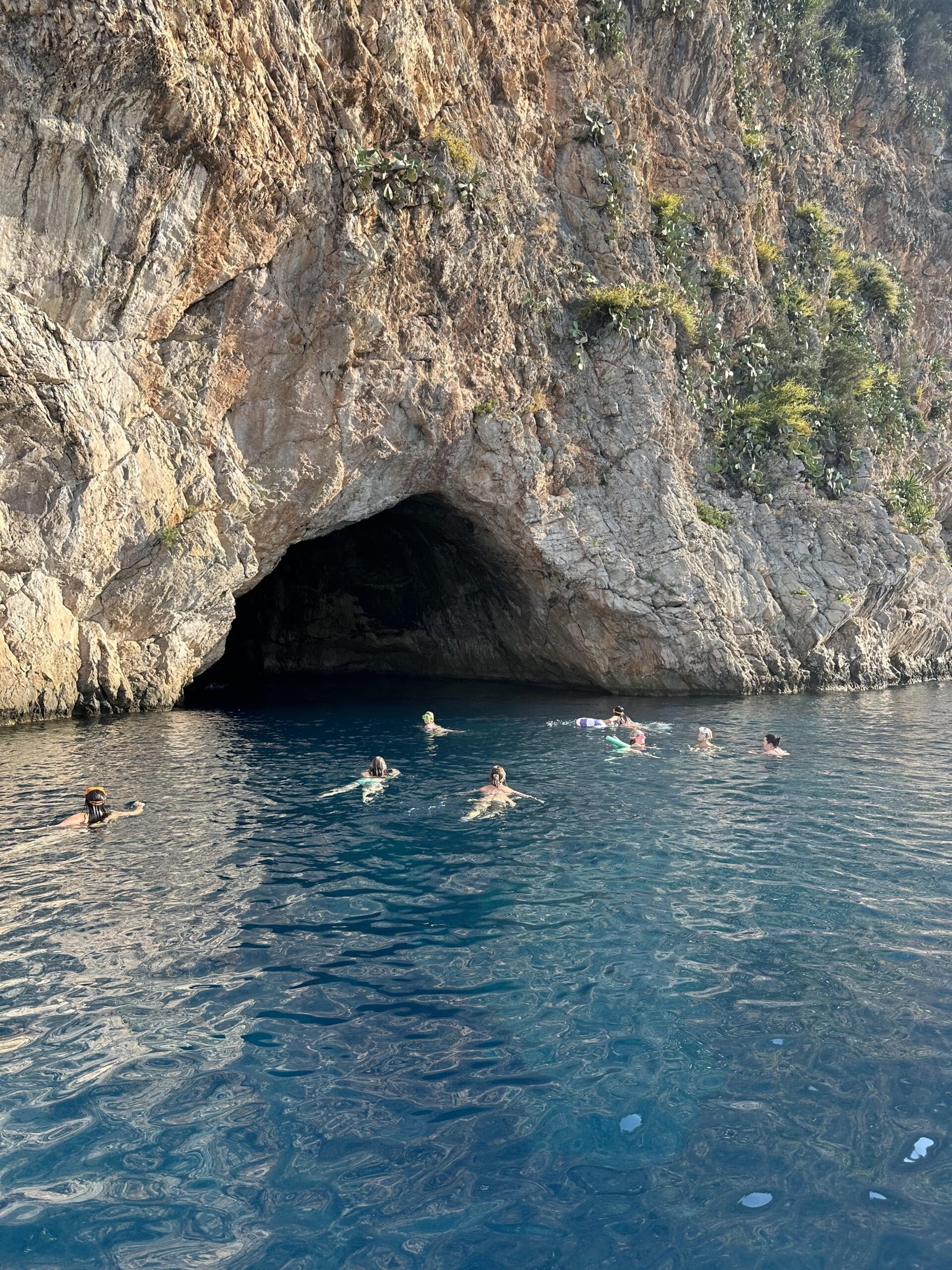 balade-en-mer-boat-trip-Nice-nissa-croisieres-mala-cave-scaled